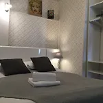 Des Dames Hotel *
