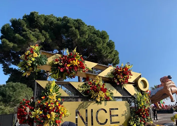 Des Dames Отель