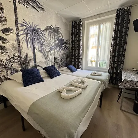Des Dames Hotel *